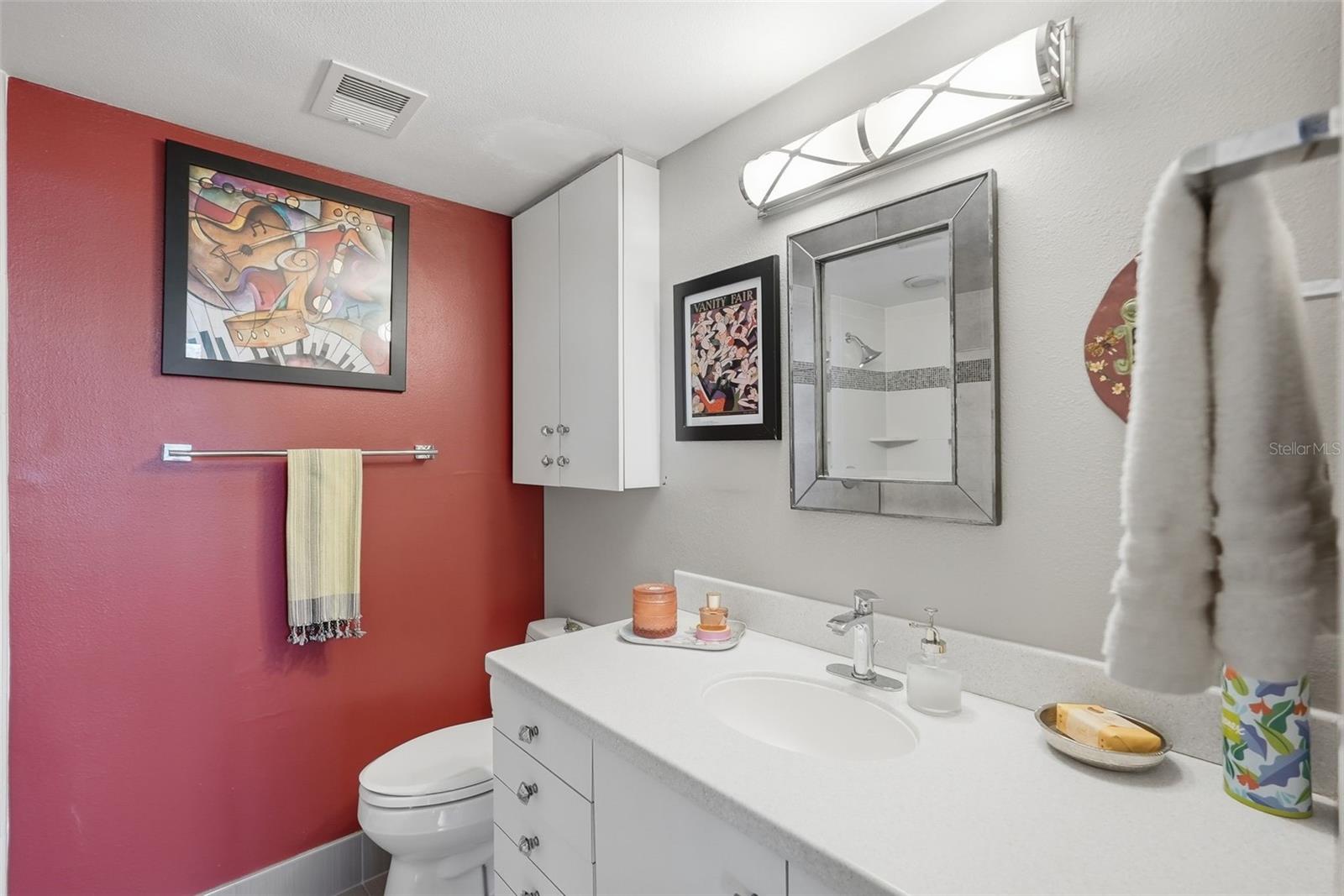 Image 27 of 46 For 700 Beach Drive Ne 302