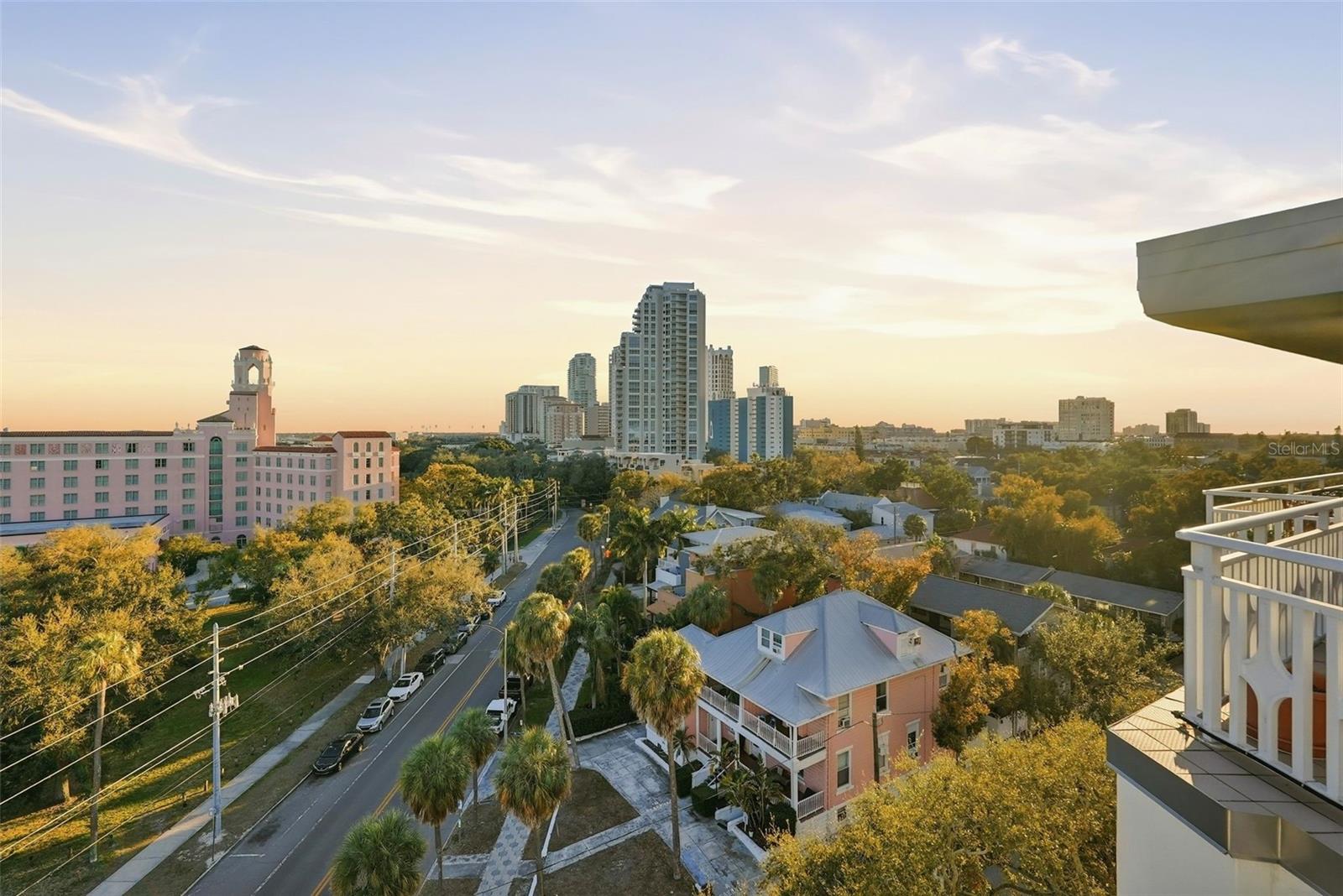 Image 4 of 46 For 700 Beach Drive Ne 302