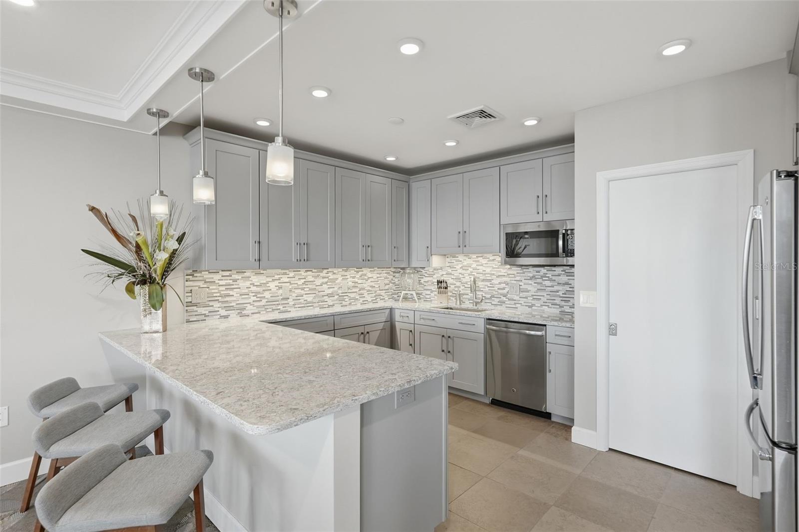 Image 40 of 46 For 700 Beach Drive Ne 302