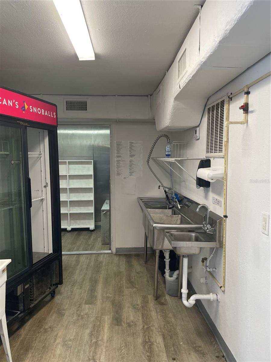 Image 10 of 22 For 1568 Lakeview Drive