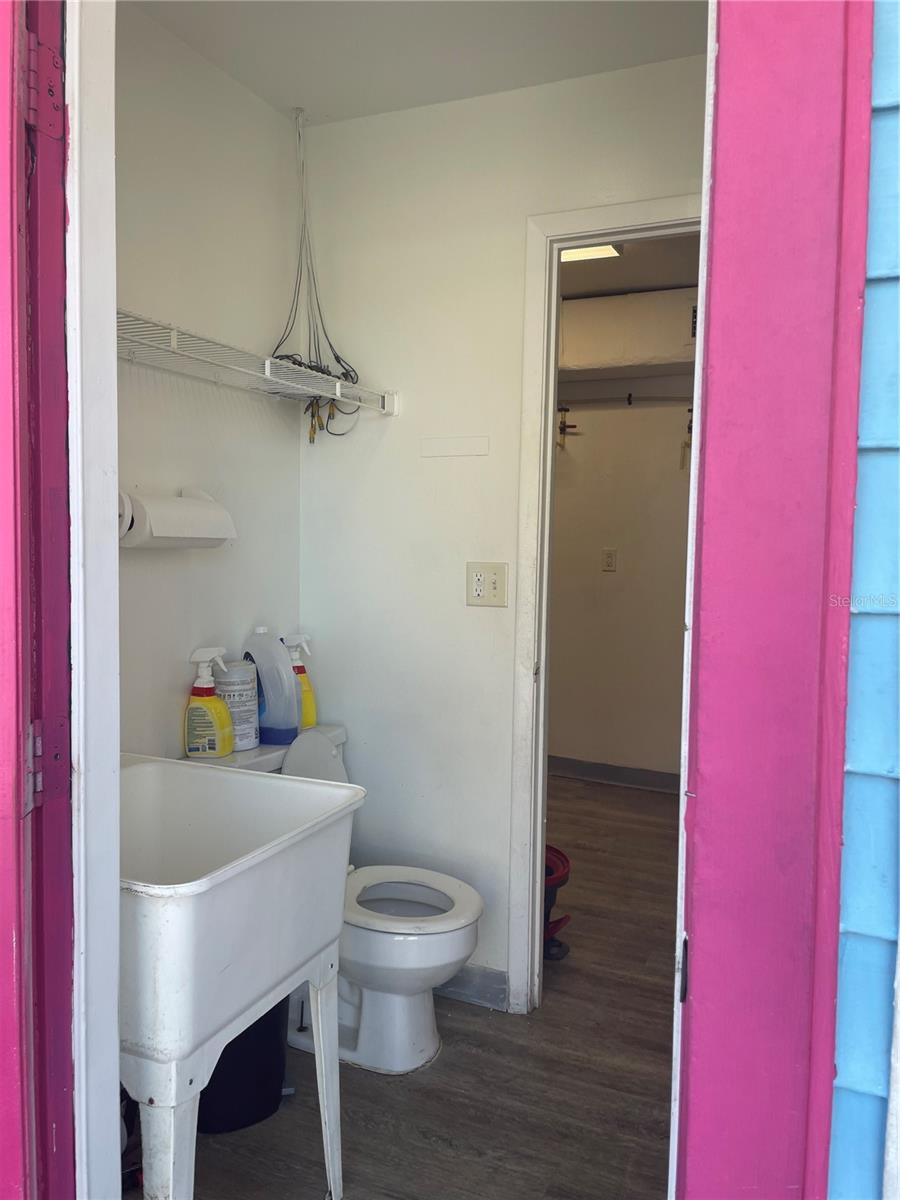 Image 8 of 22 For 1568 Lakeview Drive