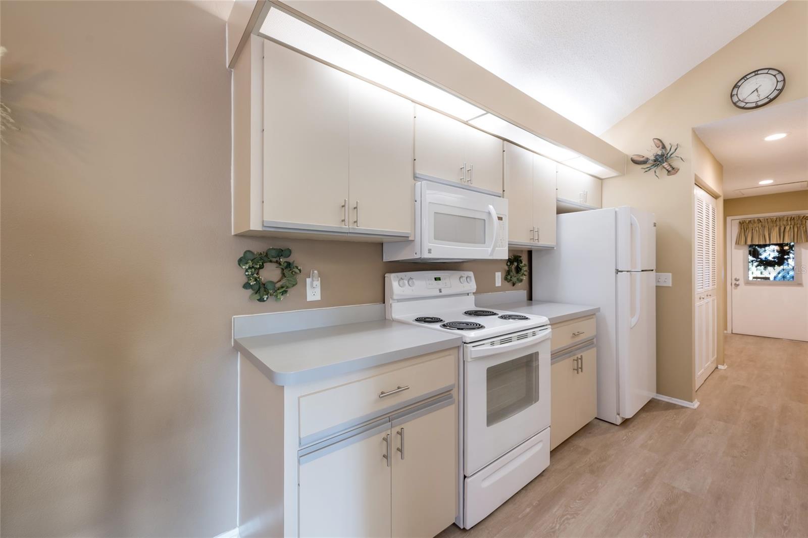 Image 16 of 37 For 3451 51st Avenue Circle W