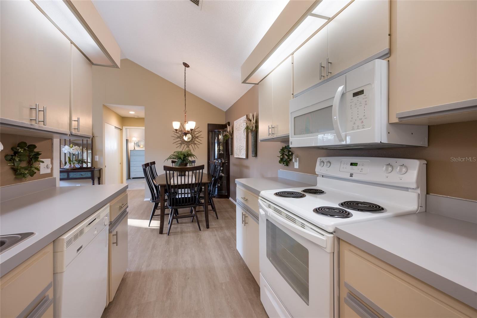 Image 19 of 37 For 3451 51st Avenue Circle W