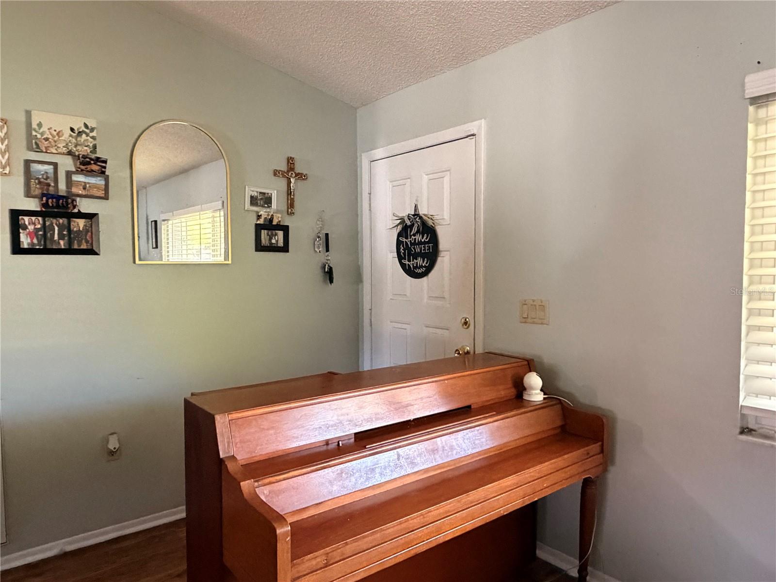 Image 3 of 28 For 7308 Fairwood Avenue