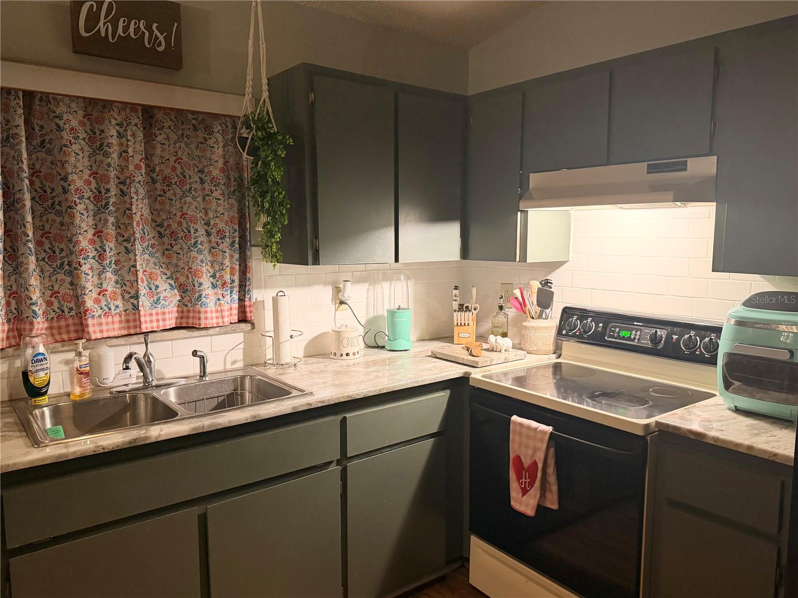 Image 8 of 28 For 7308 Fairwood Avenue