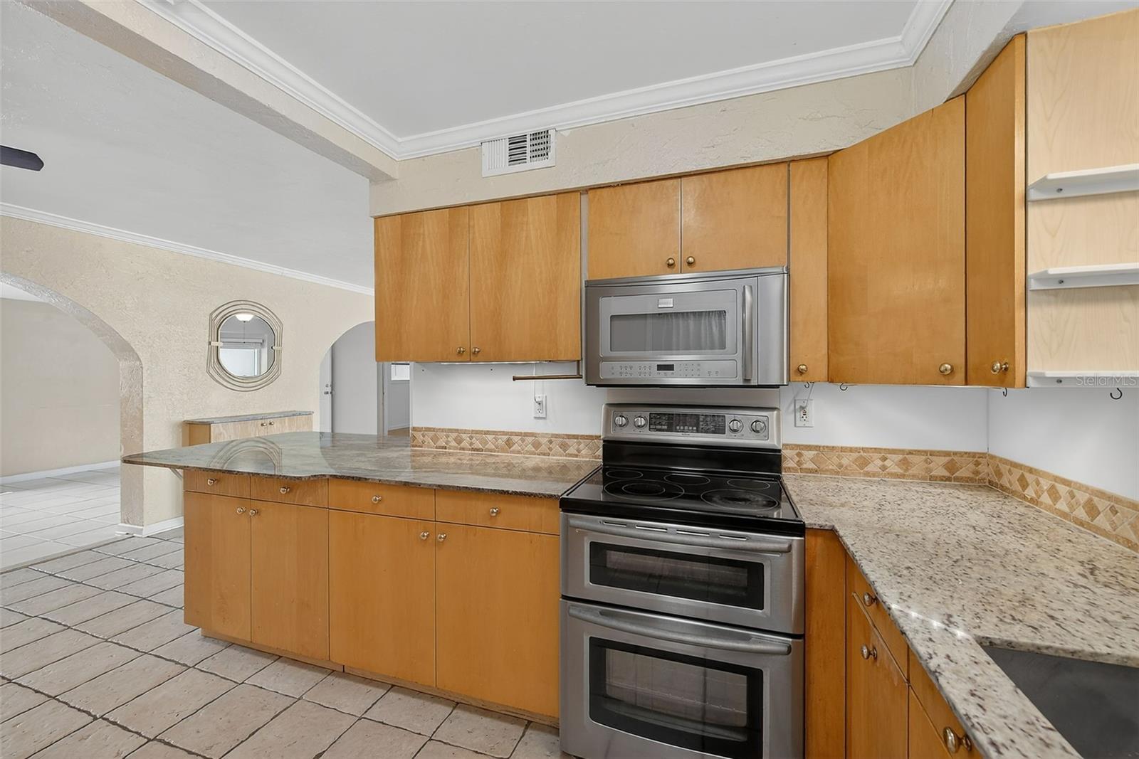 Image 12 of 67 For 3946 Omega Circle