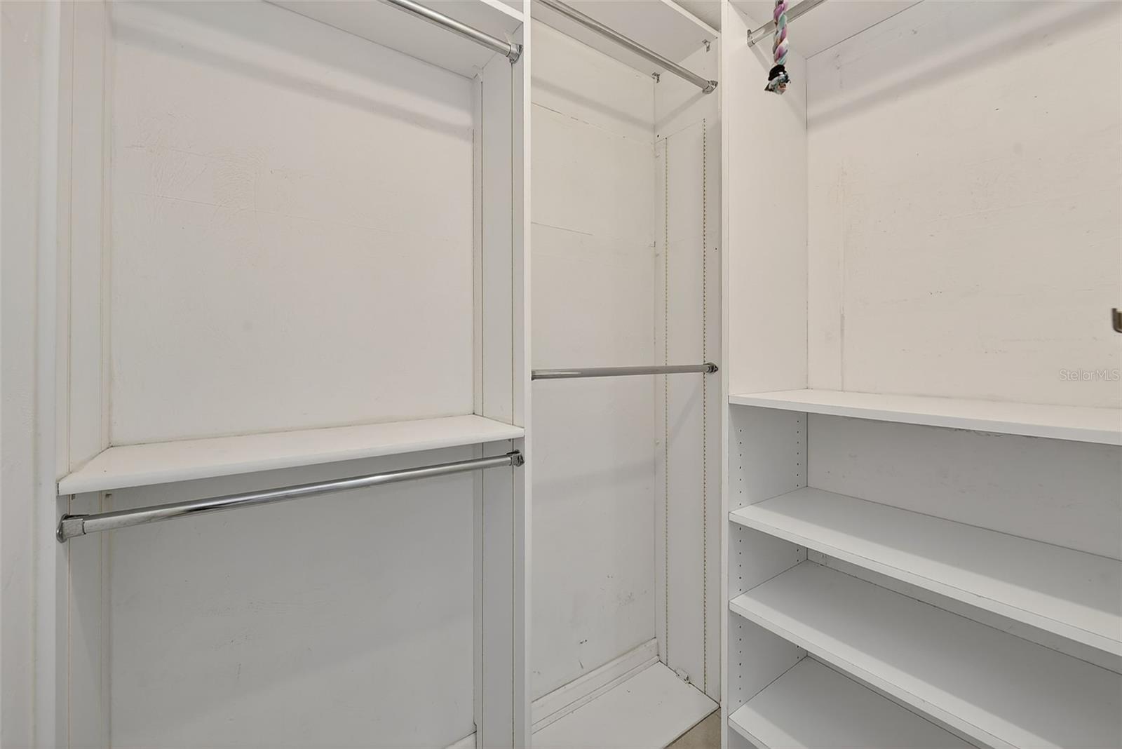 Image 22 of 67 For 3946 Omega Circle