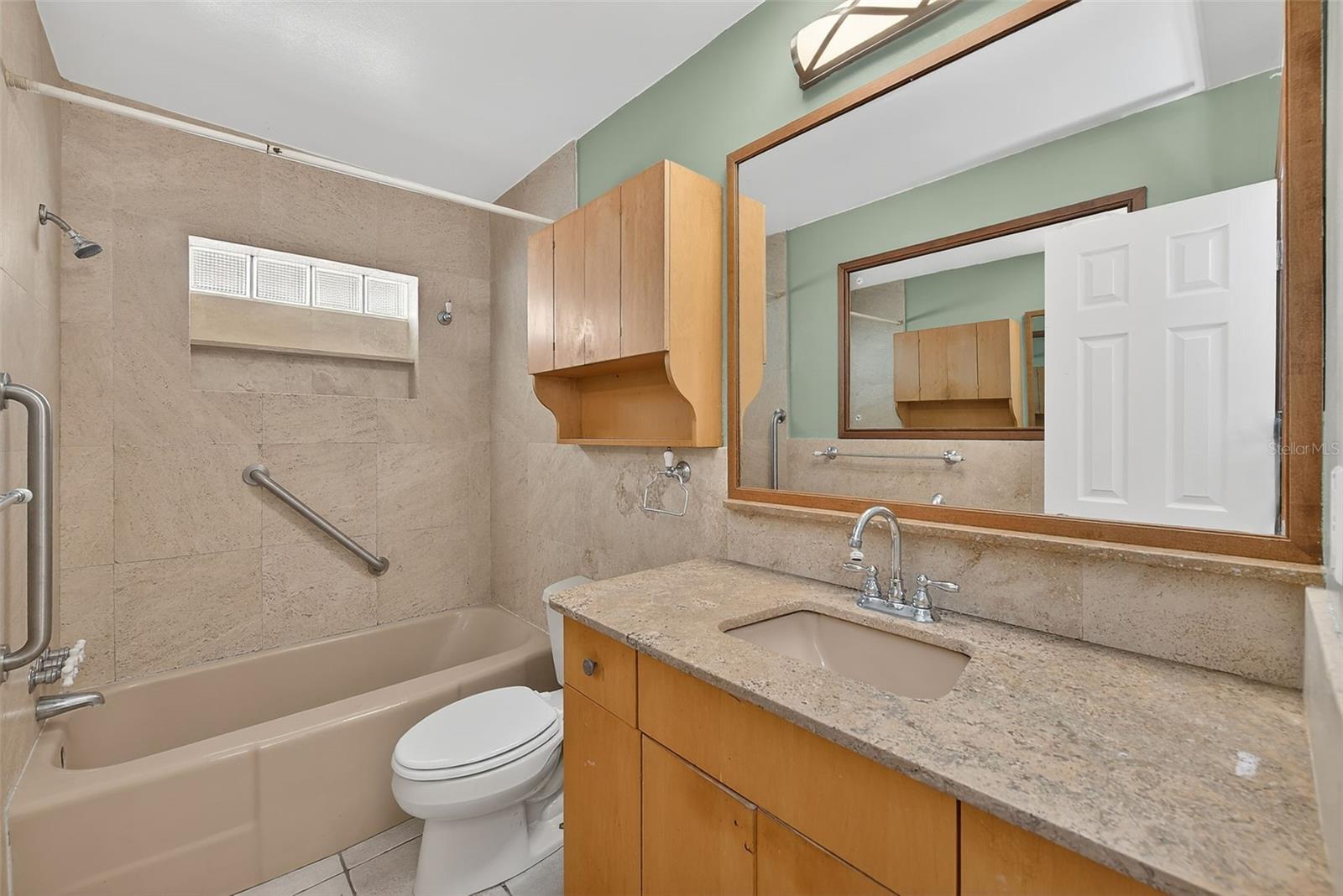 Image 25 of 67 For 3946 Omega Circle