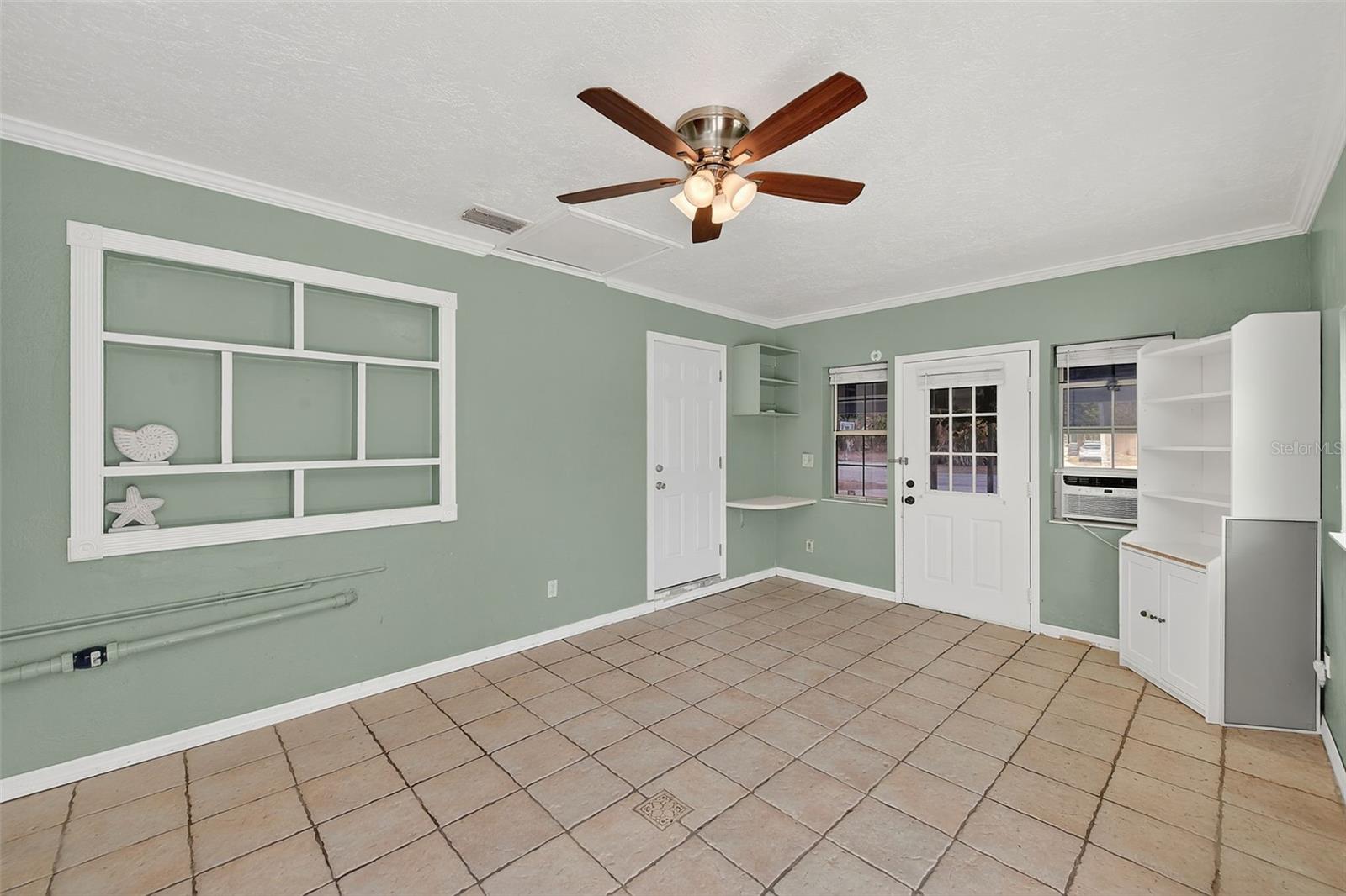 Image 29 of 67 For 3946 Omega Circle