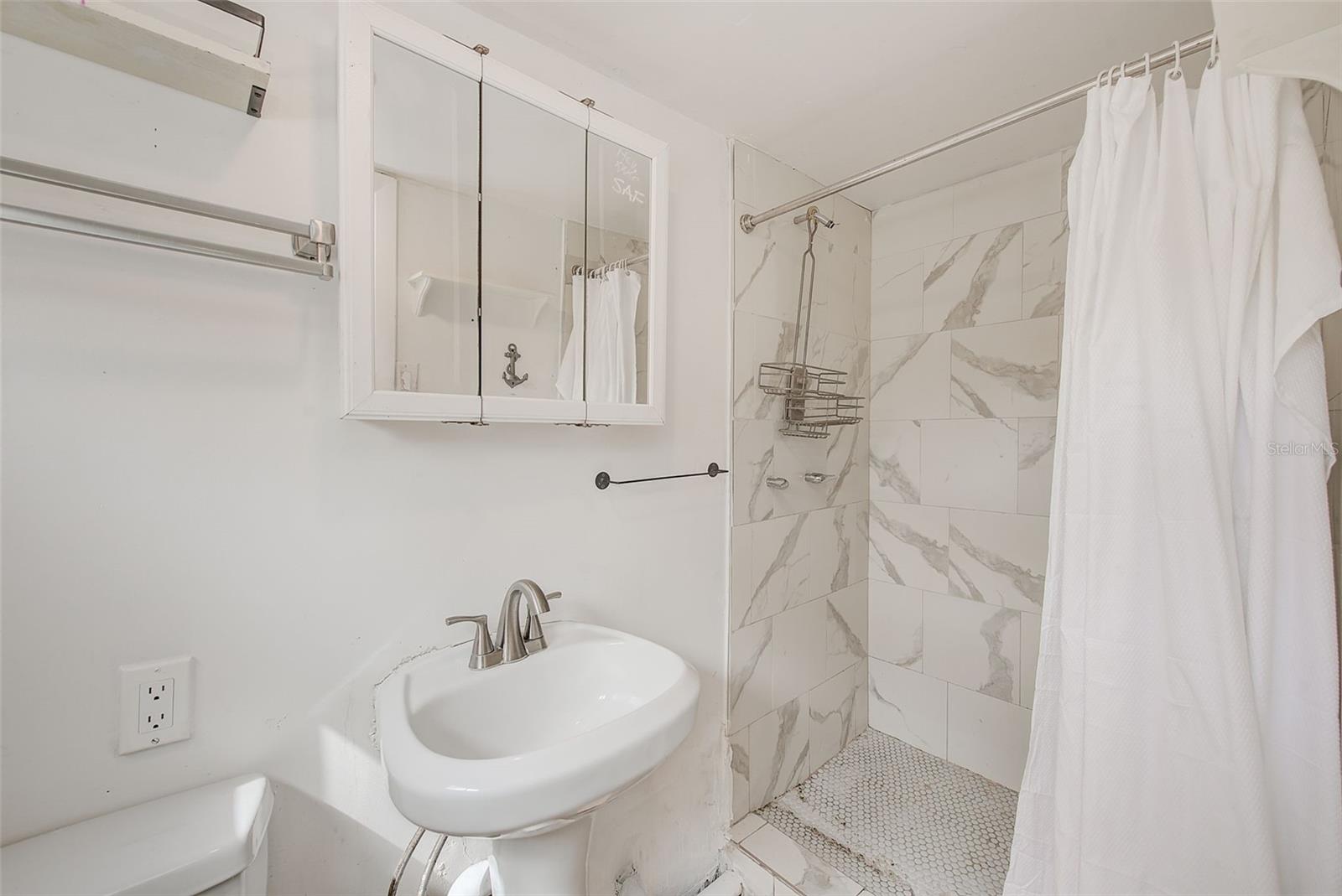 Image 38 of 67 For 3946 Omega Circle