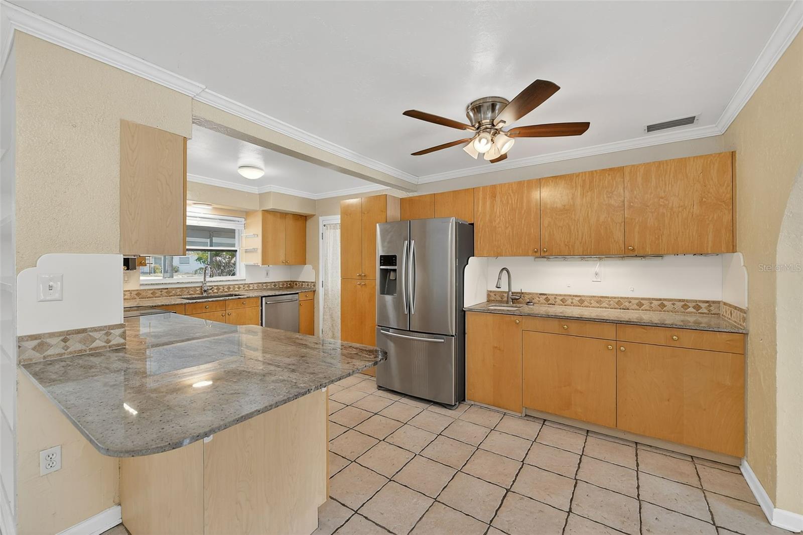 Image 8 of 67 For 3946 Omega Circle