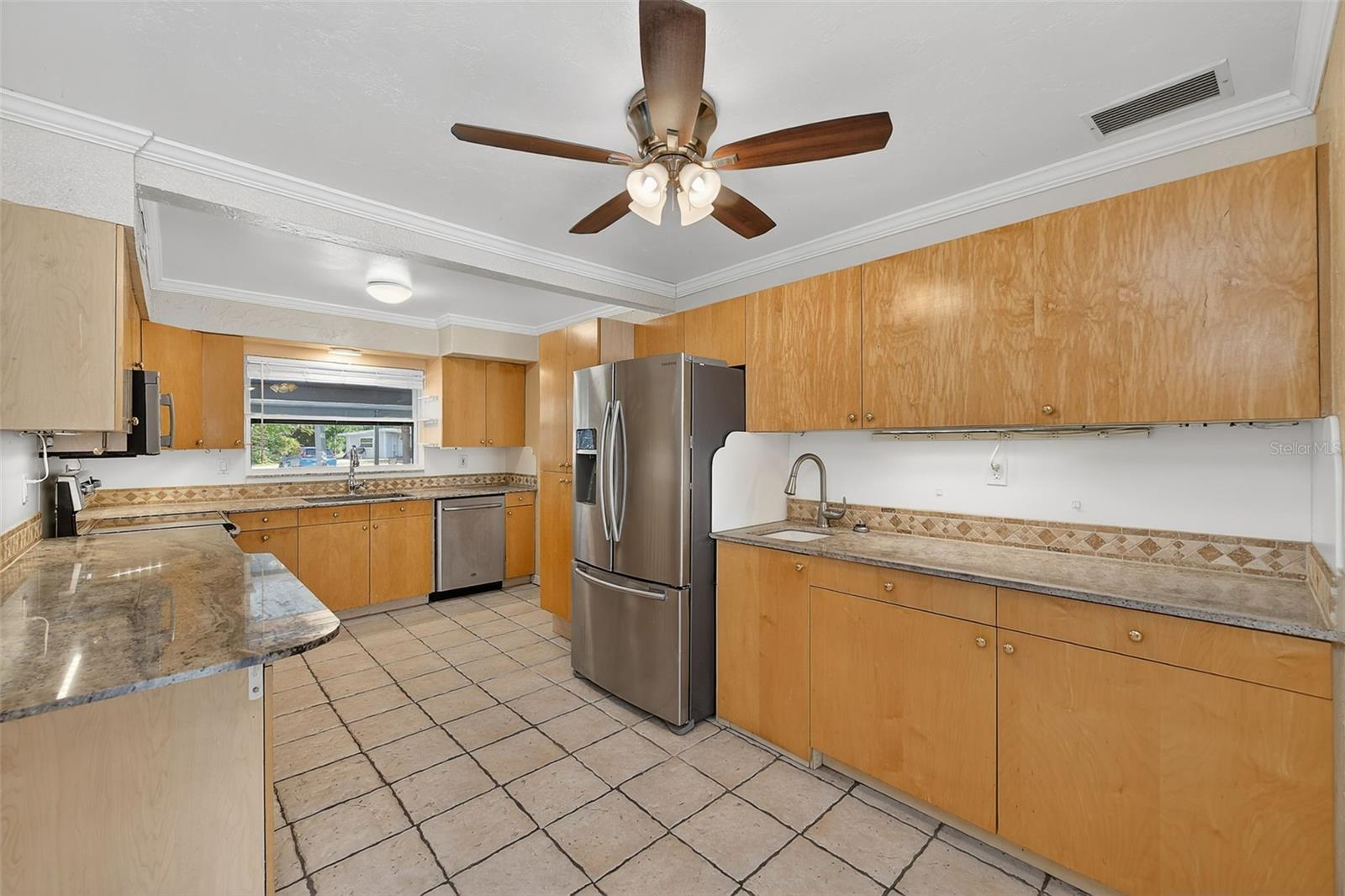 Image 9 of 67 For 3946 Omega Circle