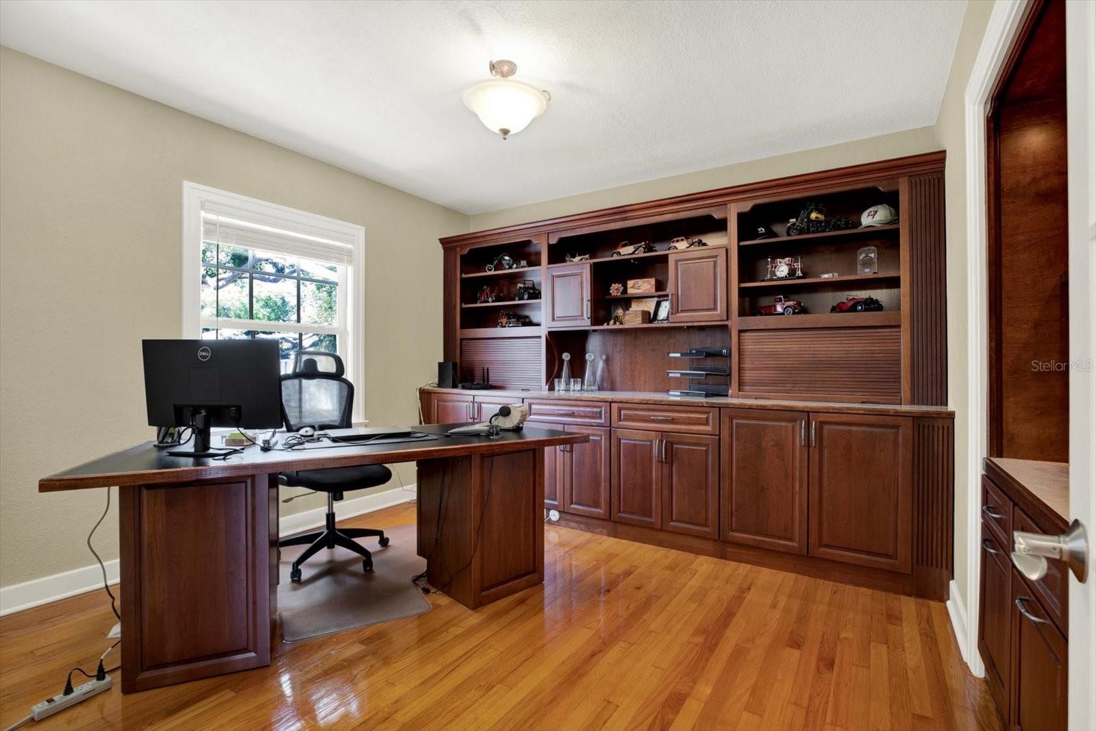 Image 27 of 47 For 504 Fairview Road