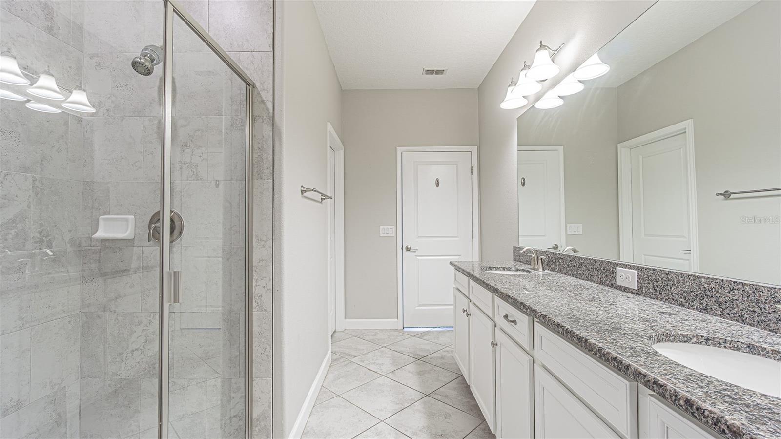 Image 14 of 42 For 5000 Ballantrae Boulevard