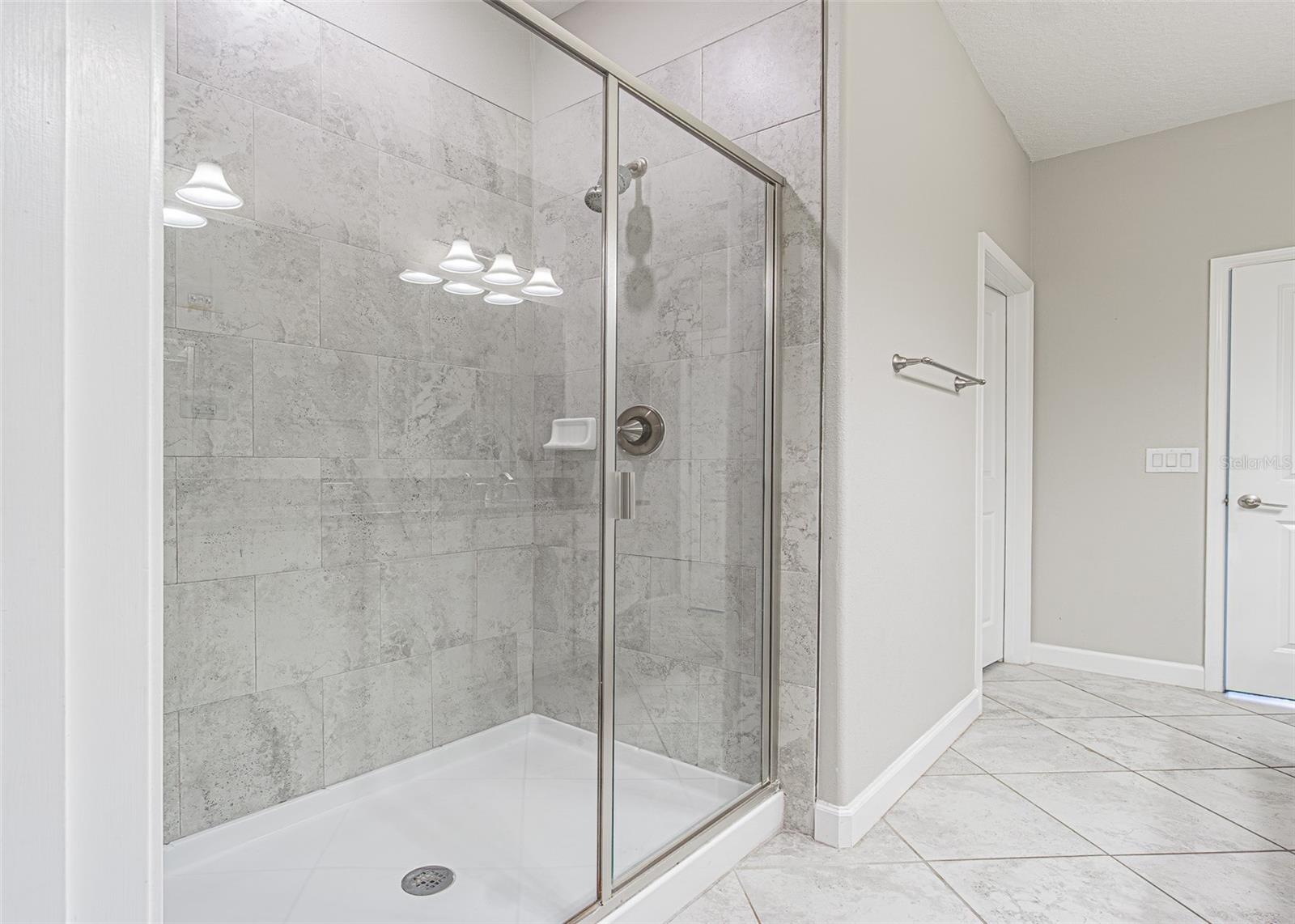 Image 15 of 42 For 5000 Ballantrae Boulevard