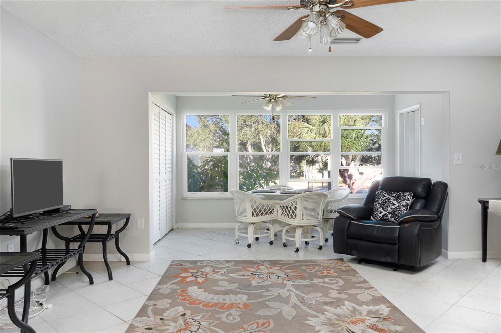 Image 13 of 33 For 5660 80th Street N A202