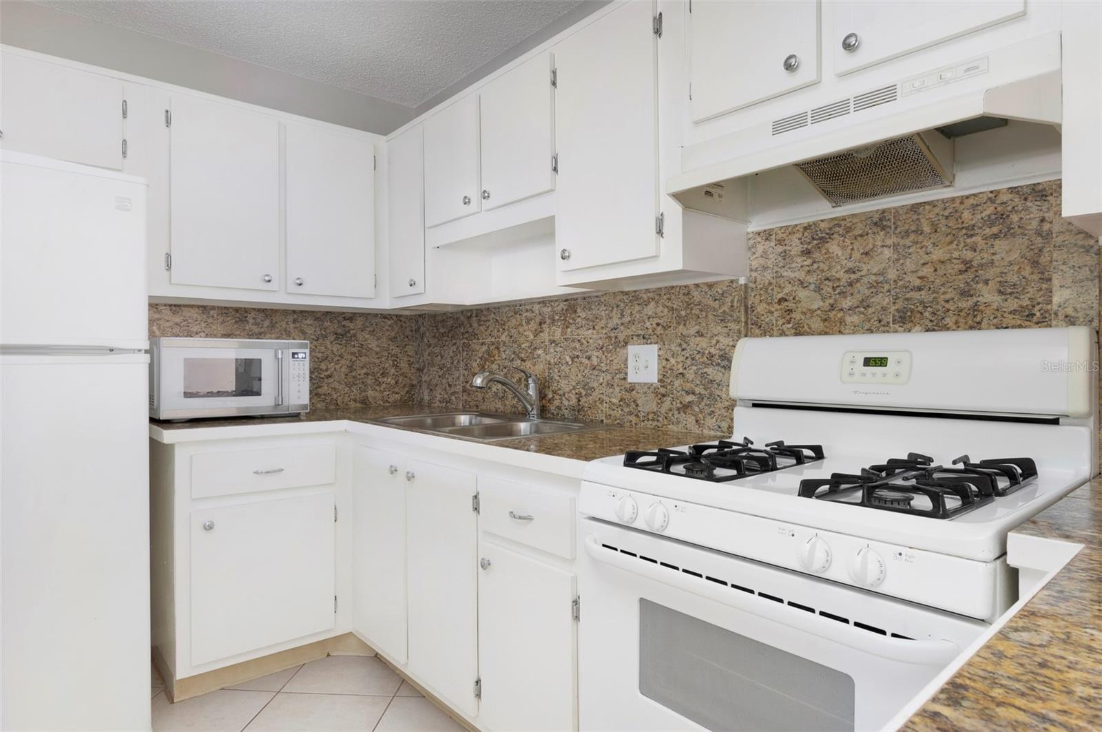 Image 8 of 33 For 5660 80th Street N A202