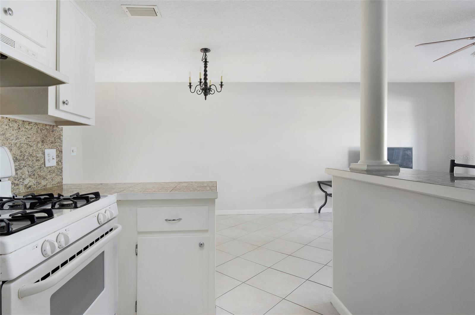 Image 9 of 33 For 5660 80th Street N A202