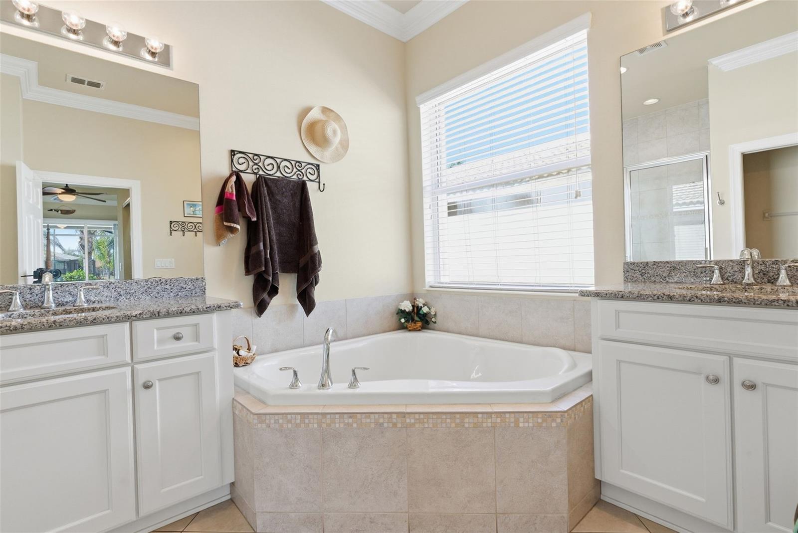 Image 24 of 48 For 16207 Cape Coral Drive