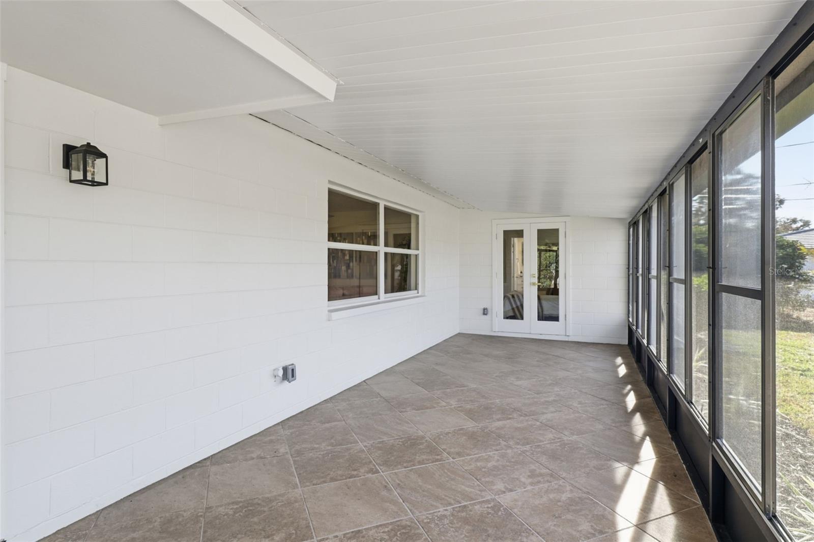 Listing photo id 20 for 5919 35th Avenue N