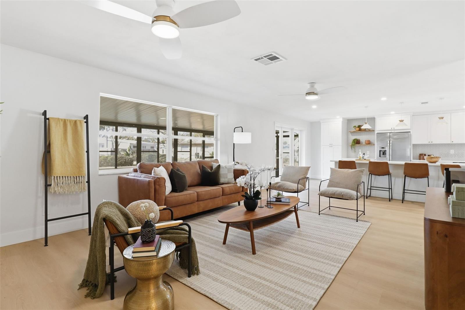 Listing photo id 2 for 5919 35th Avenue N