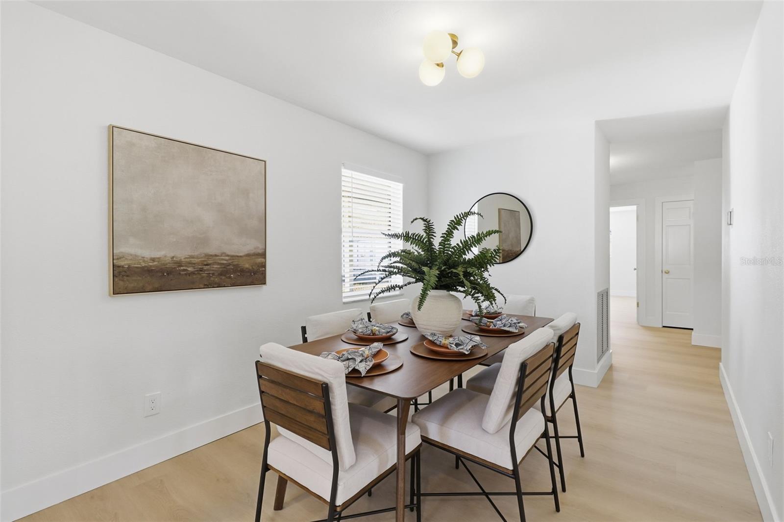 Listing photo id 5 for 5919 35th Avenue N