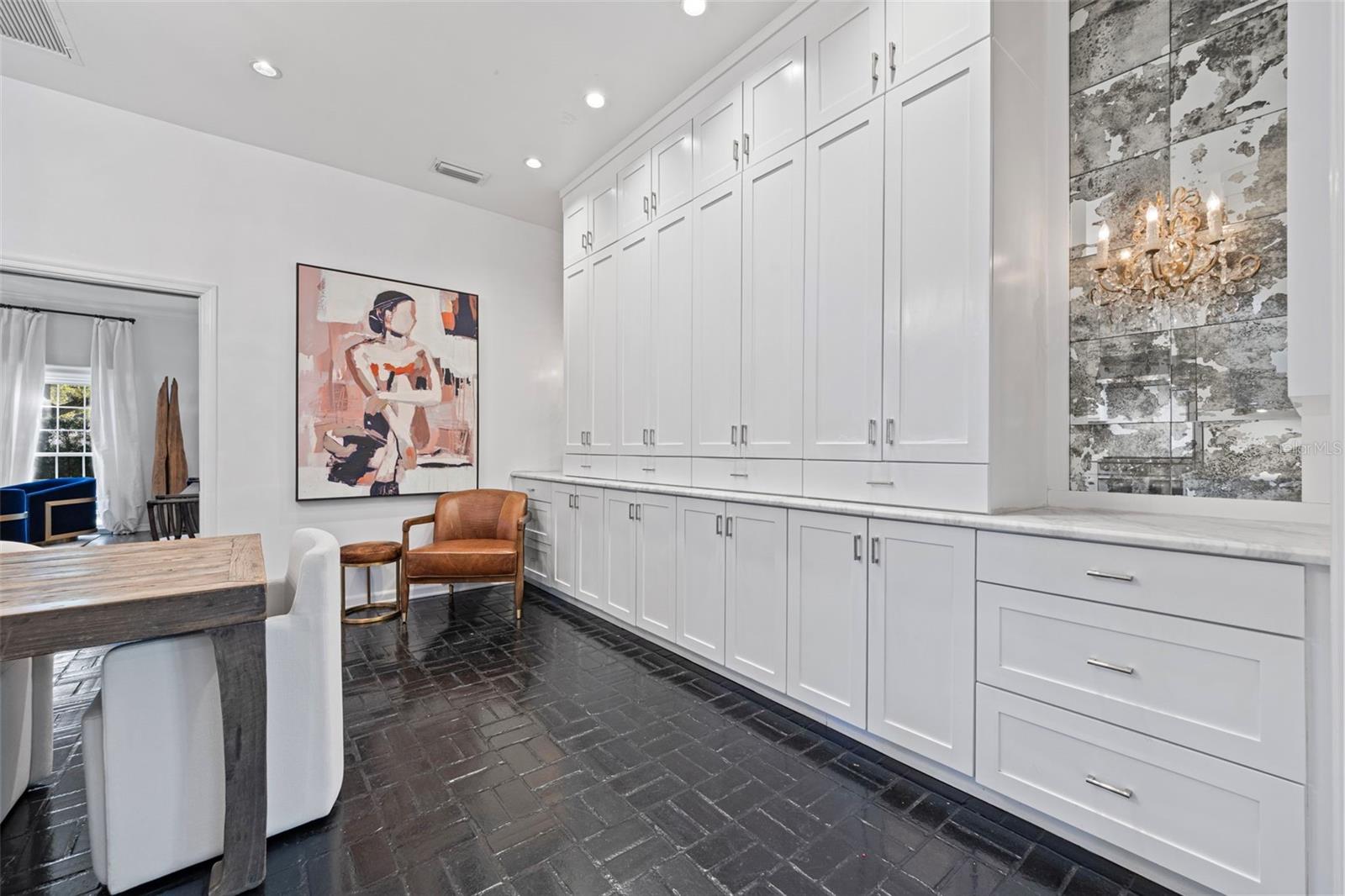 Image 16 of 45 For 3301 Morrison Avenue