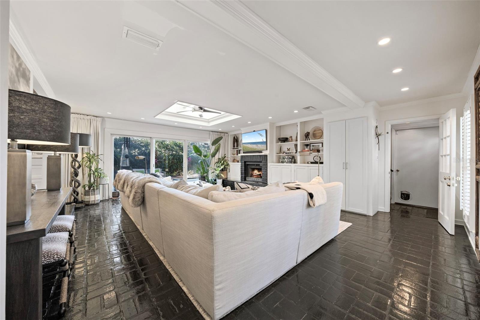 Image 22 of 45 For 3301 Morrison Avenue