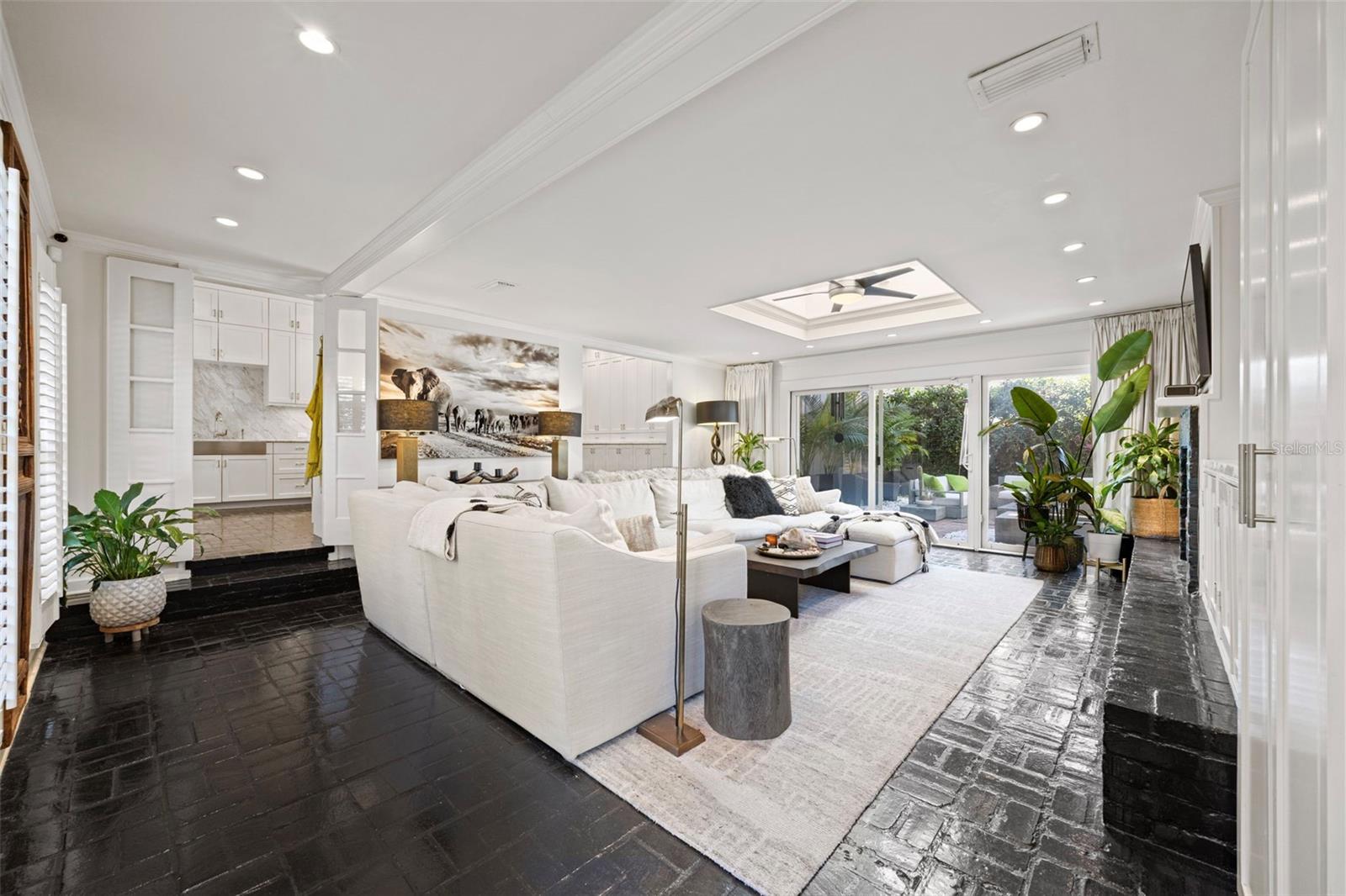 Image 25 of 45 For 3301 Morrison Avenue