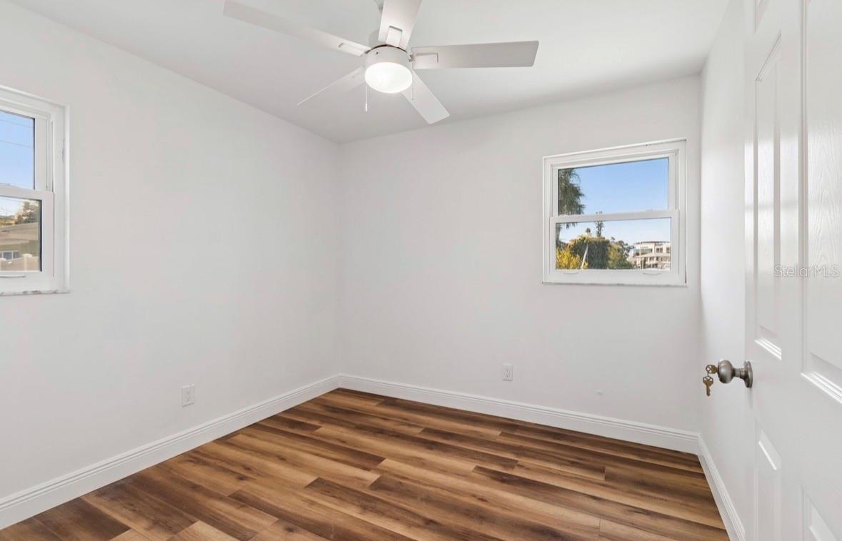 Image 17 of 53 For 14919 Bayshore Drive