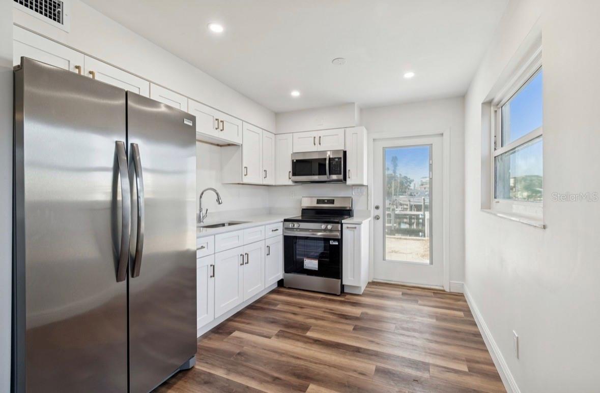 Image 8 of 53 For 14919 Bayshore Drive