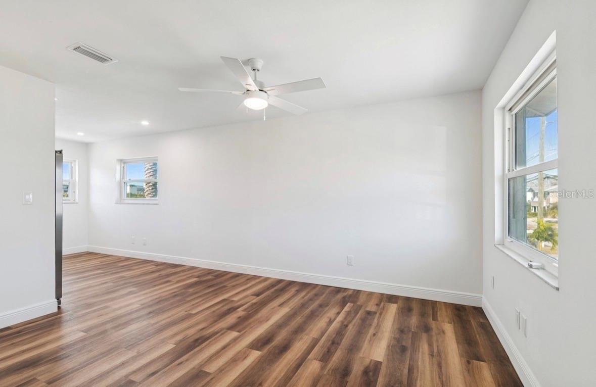 Image 23 of 54 For 14919 Bayshore Drive