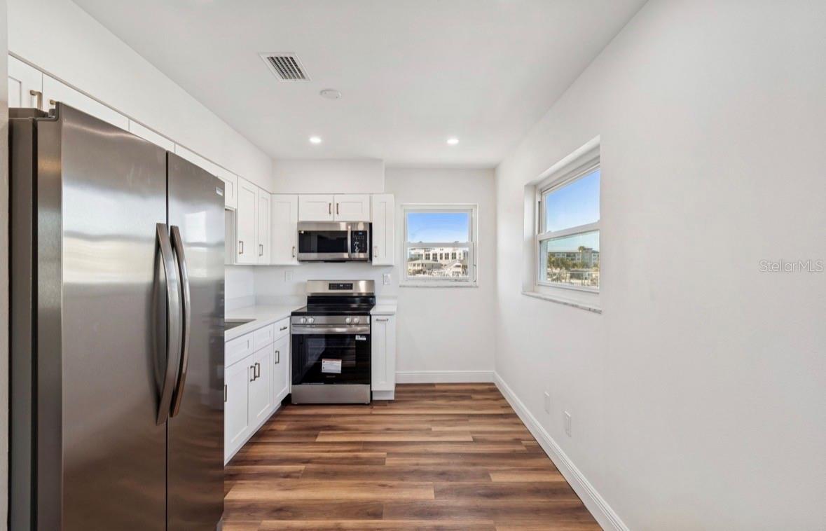 Image 28 of 54 For 14919 Bayshore Drive