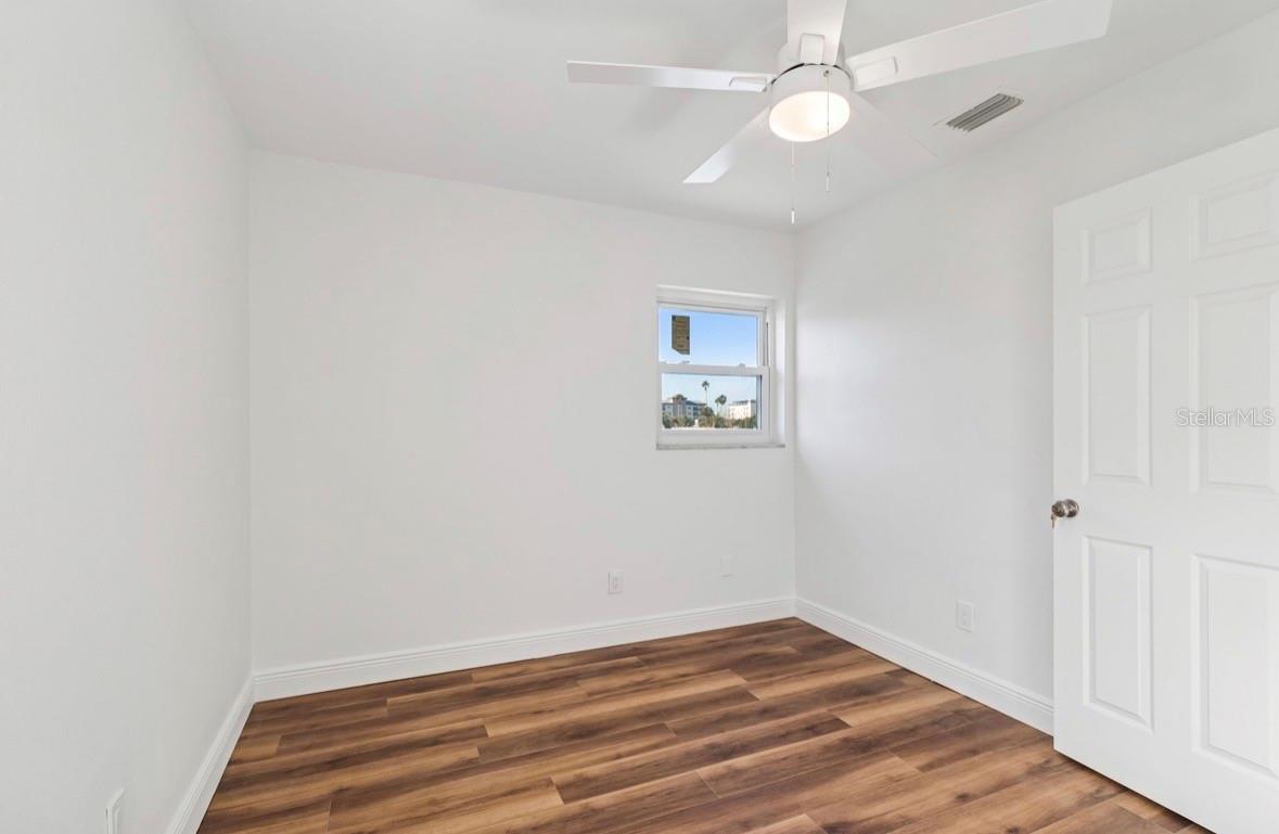 Image 37 of 54 For 14919 Bayshore Drive