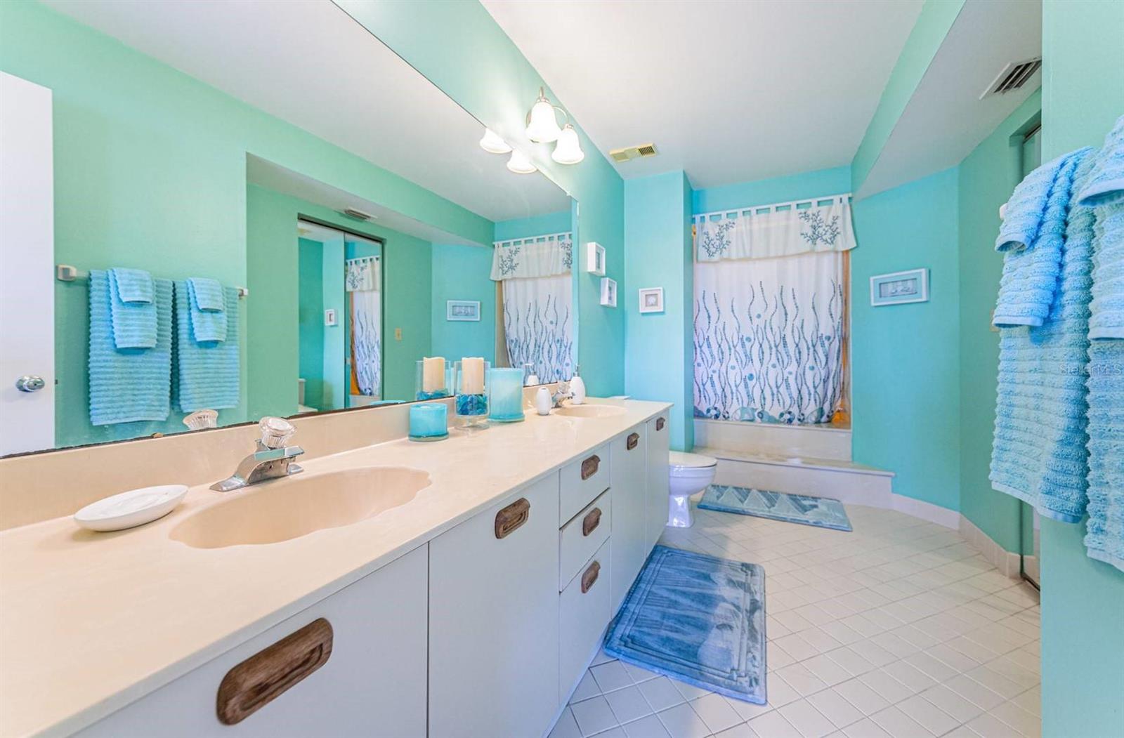 Image 14 of 22 For 6050 Bahia Del Mar Circle 120