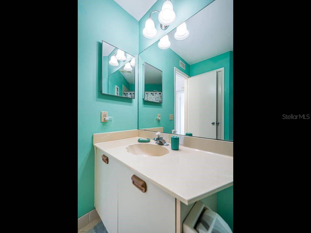 Image 18 of 22 For 6050 Bahia Del Mar Circle 120