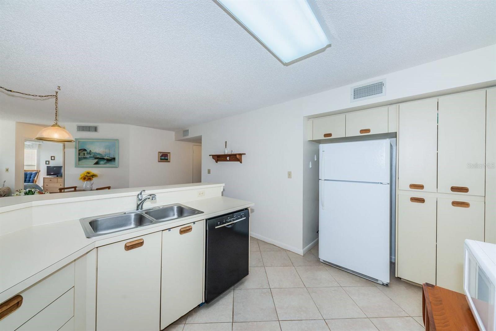 Image 4 of 22 For 6050 Bahia Del Mar Circle 120