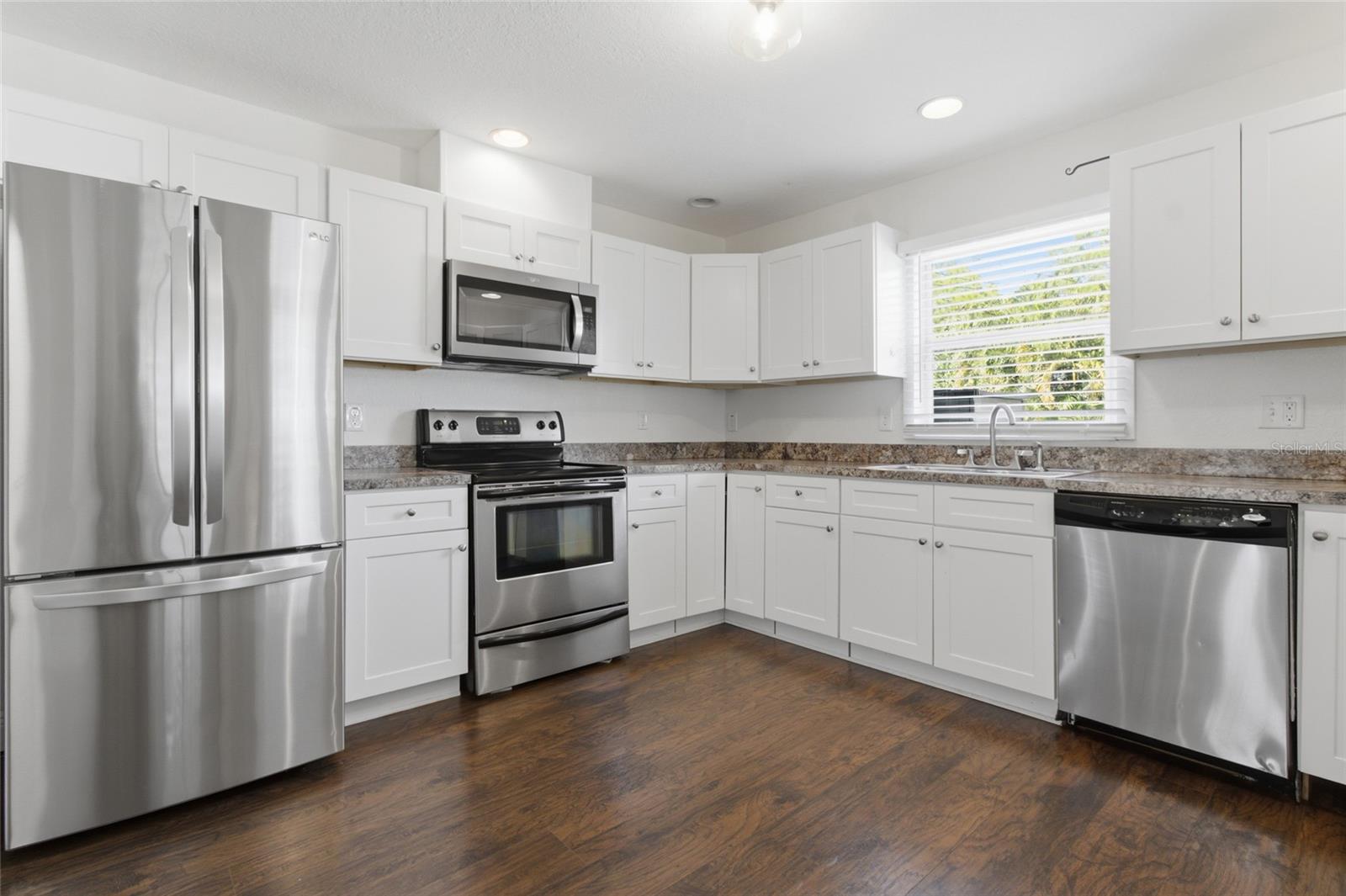 Image 11 of 28 For 469 38th Avenue N