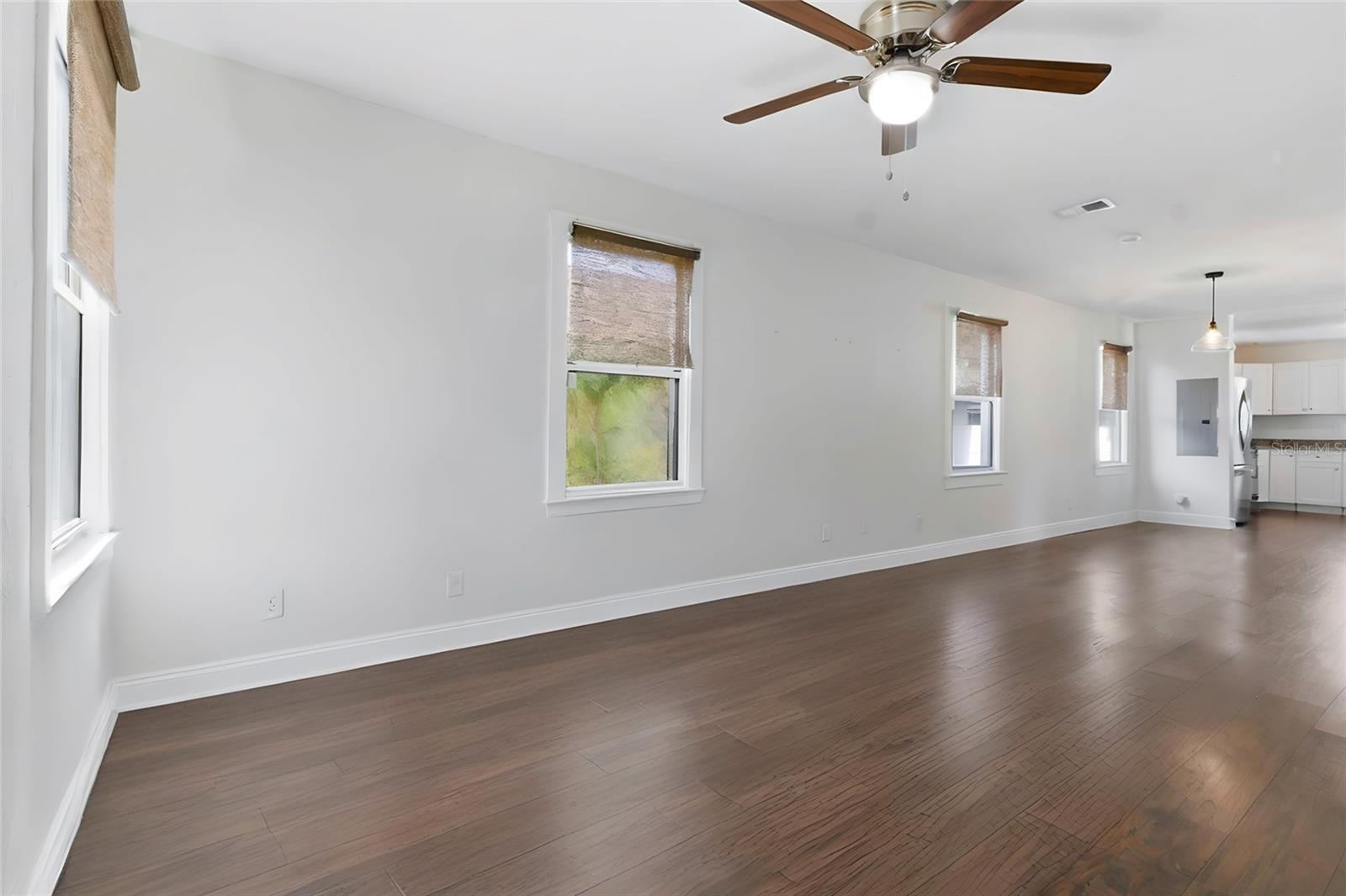 Image 6 of 28 For 469 38th Avenue N