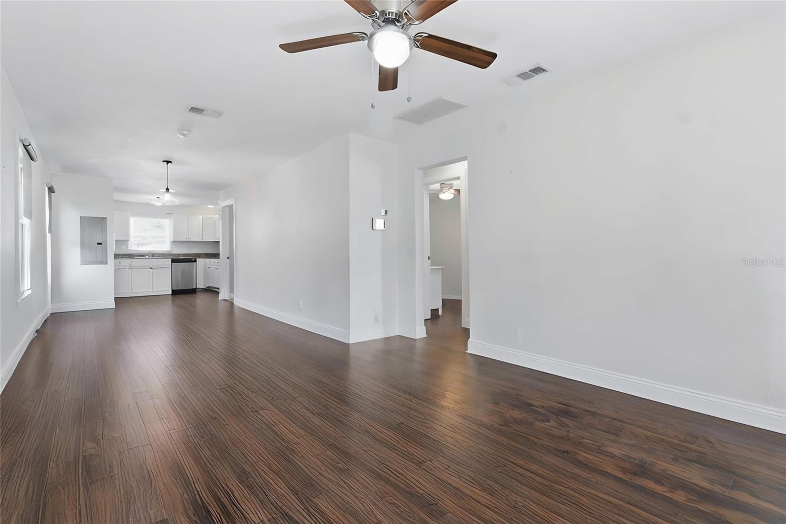 Image 7 of 28 For 469 38th Avenue N