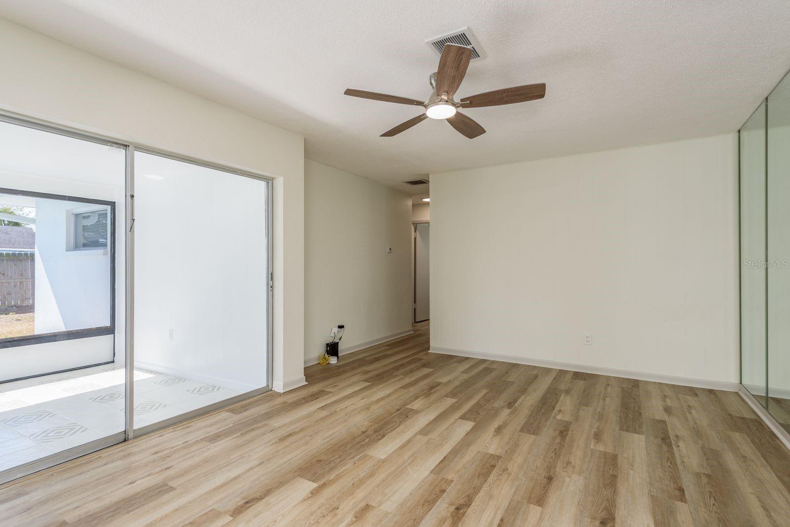 Image 11 of 57 For 11452 129th Avenue