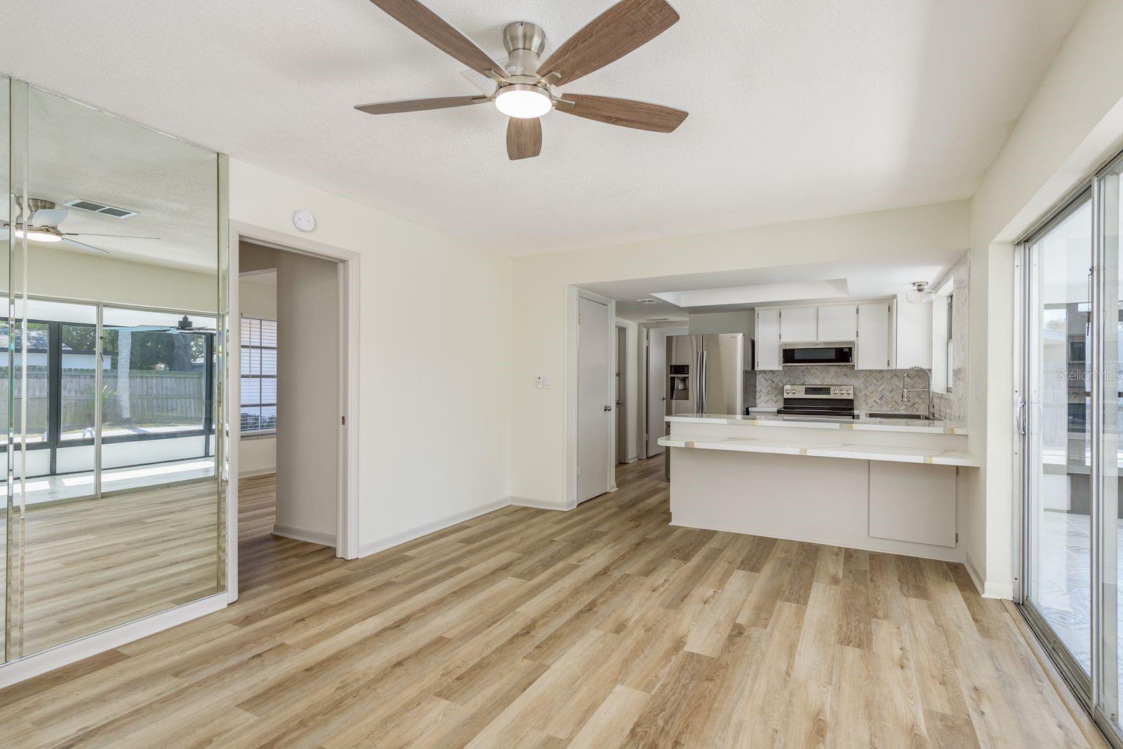 Image 13 of 57 For 11452 129th Avenue