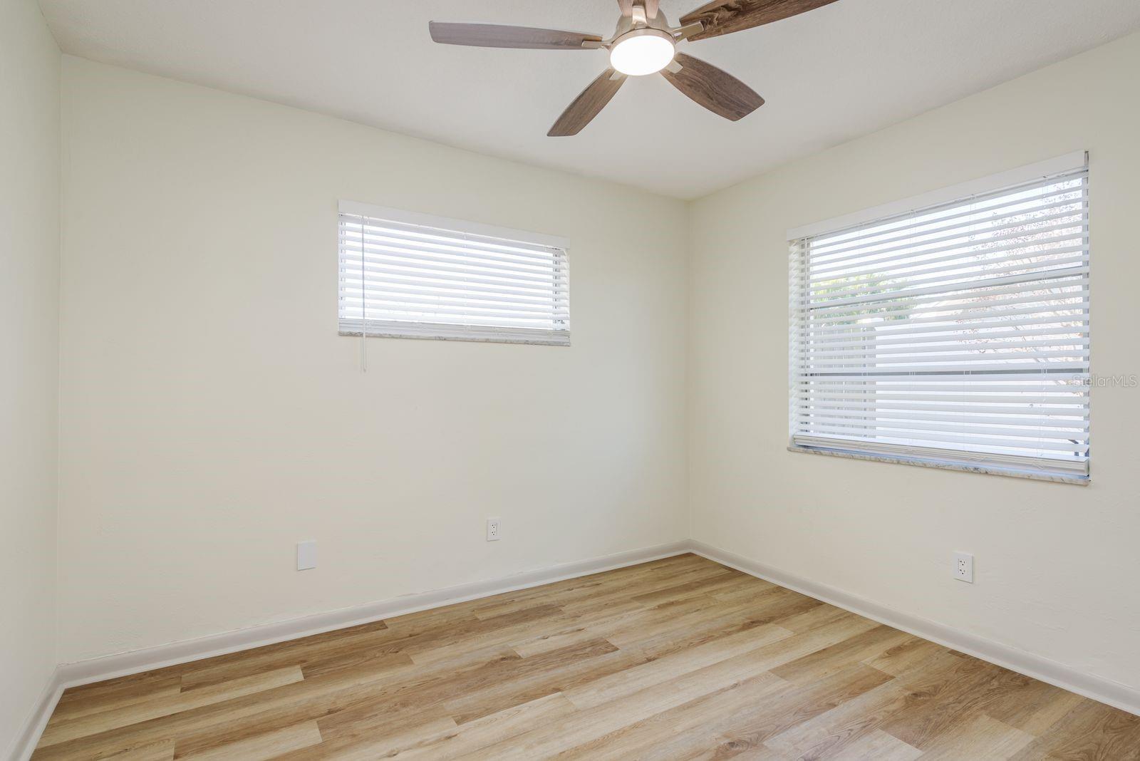 Image 30 of 57 For 11452 129th Avenue