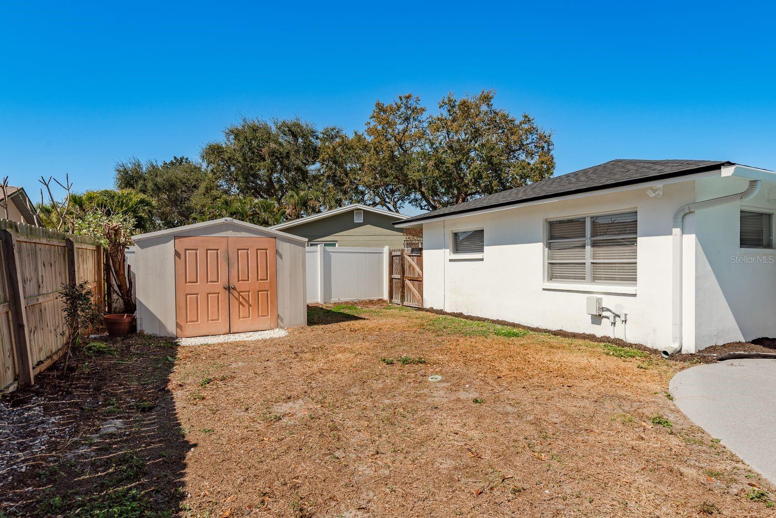 Image 40 of 57 For 11452 129th Avenue