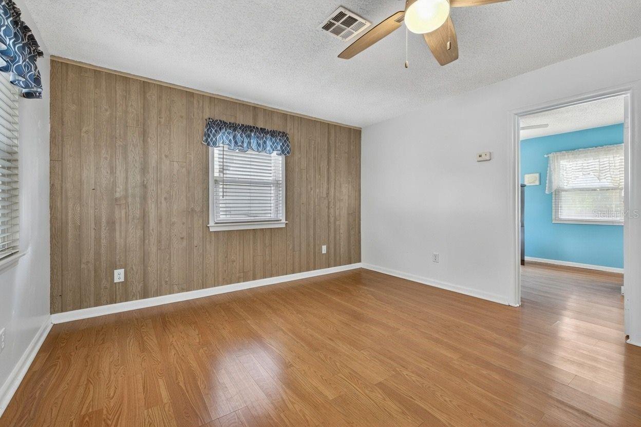 Image 4 of 15 For 4480 Newark Street N