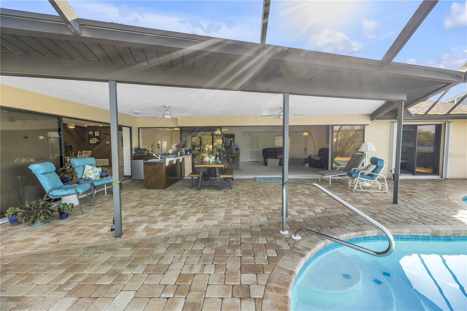 Image 16 of 38 For 771 Suwannee Court Ne