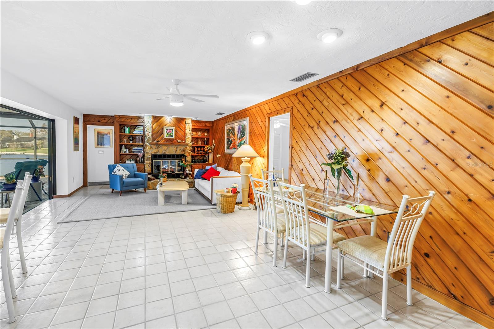 Image 22 of 38 For 771 Suwannee Court Ne