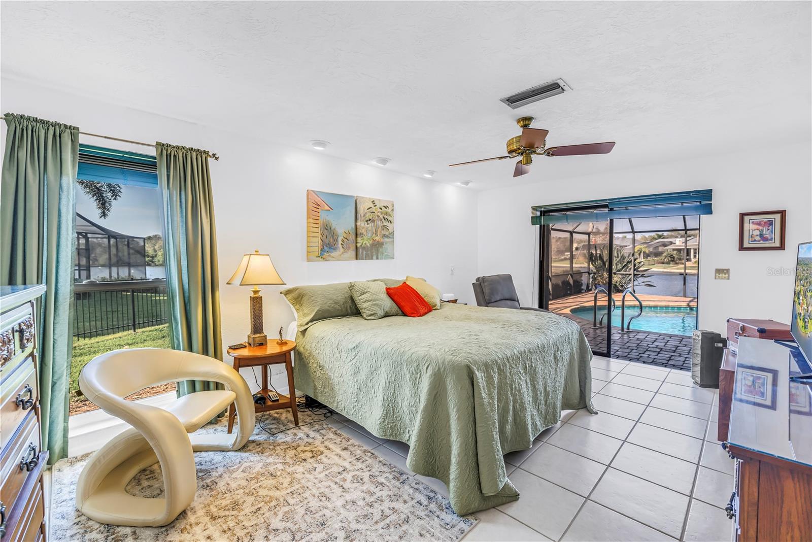 Image 25 of 38 For 771 Suwannee Court Ne