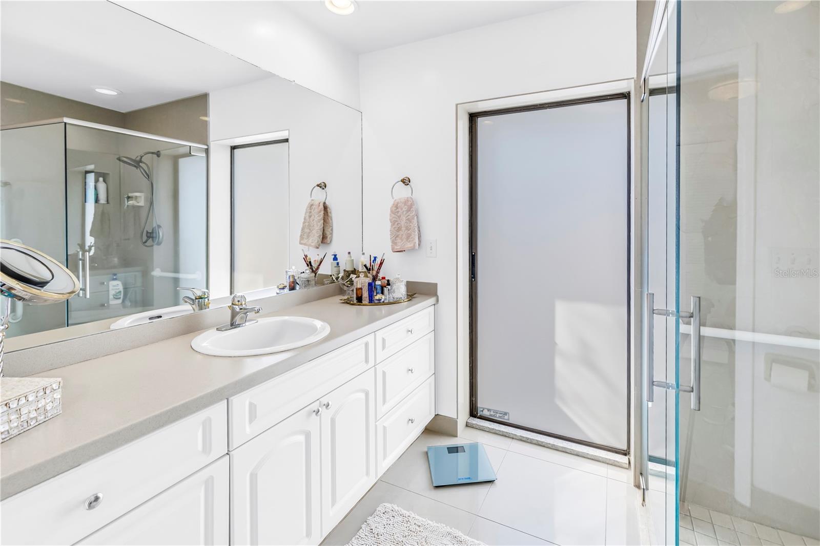 Image 28 of 38 For 771 Suwannee Court Ne