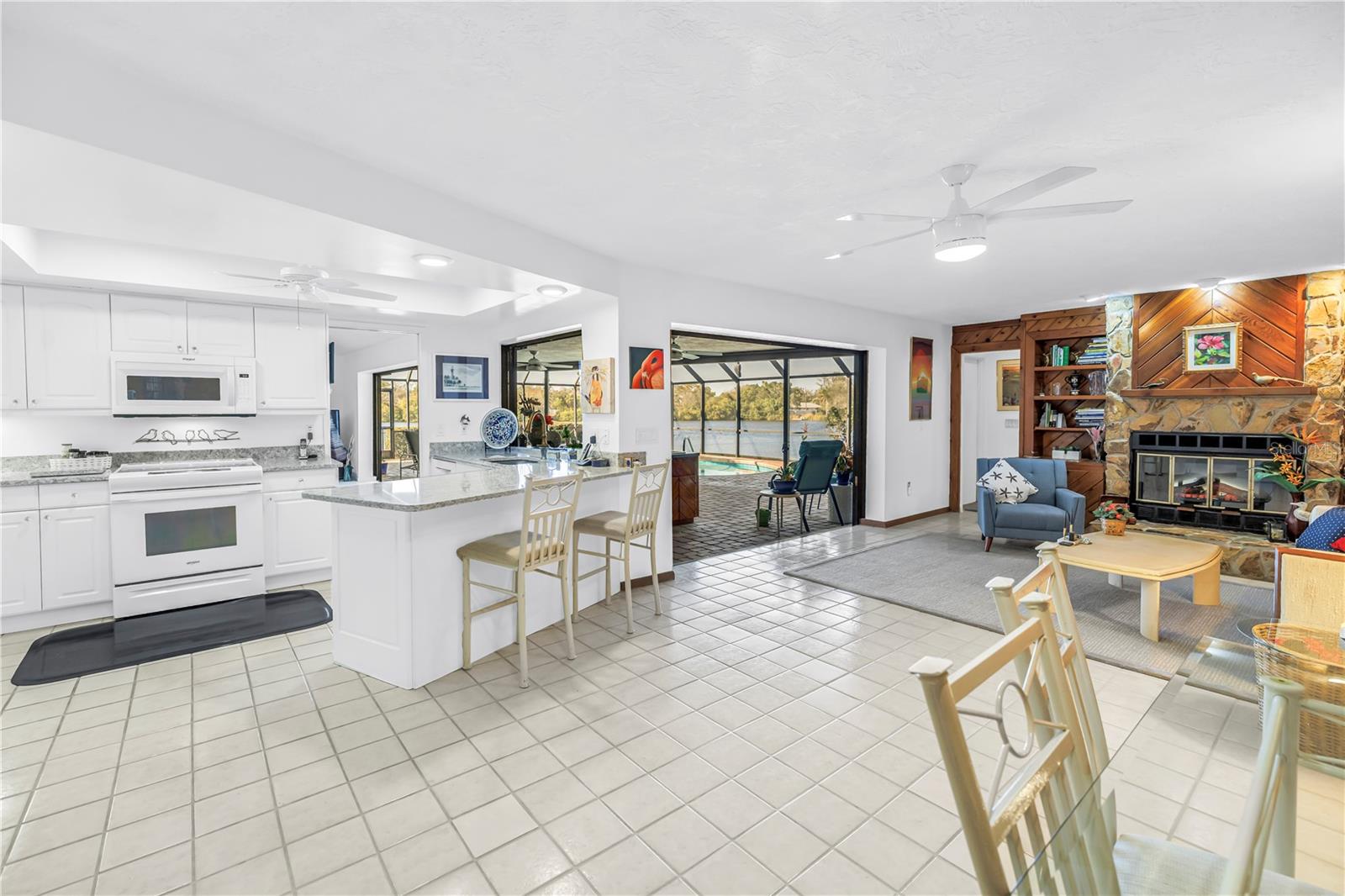 Image 7 of 38 For 771 Suwannee Court Ne